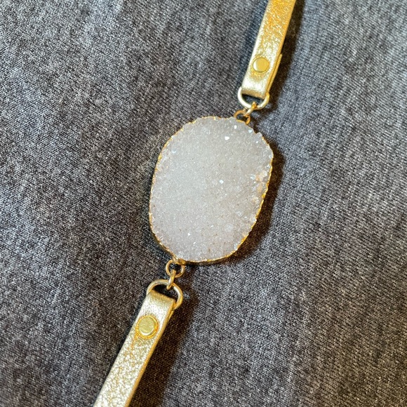 Weather adjustable strap bracelet with white Druzy stone - Picture 3 of 3